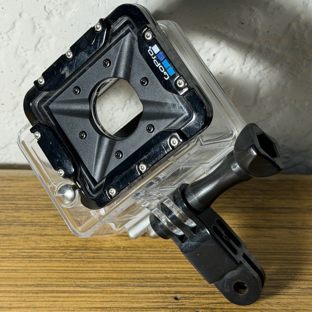 GoPro HERO2 Silver Action Camera - Picture 5 of 7